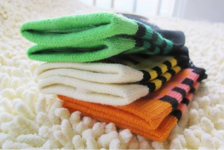 ถุงเท้าเด็กเล็ก 1-3 ขวบ ลายรองเท้า มีเชือกผูกหลอกสุดเท่ เนื้อนุ่ม ยืดหยุ่น