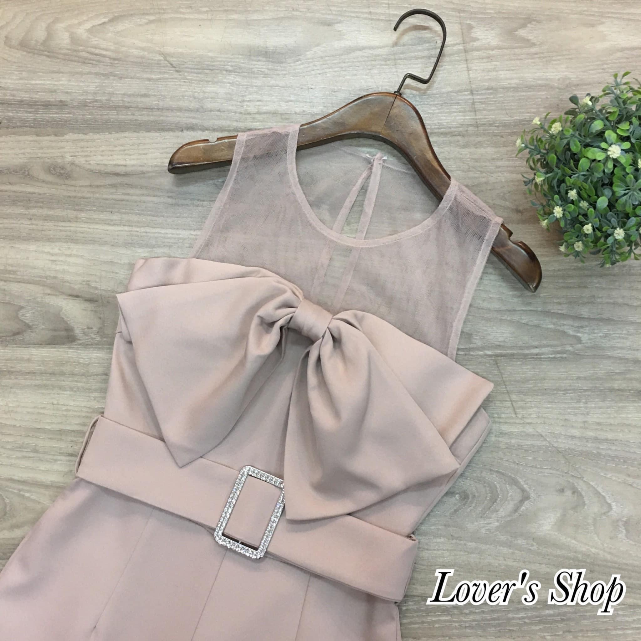 จั้มสูทกางเกงขายาว ไฮโซโบว์ใหญ่ ใส่แล้วเหมือนใส่เกาะอก ช่วงกางเกงอัดผ้ากาวอย่างดี ทรงสวย มีซับในอย่างดี สินค้าคุณภาพ (พร้อมส่ง)