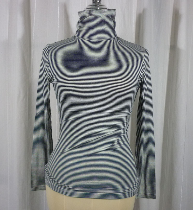 เสื้อฮีทเทคหญิง ลายขาวดำ BODY HEATER Sz M