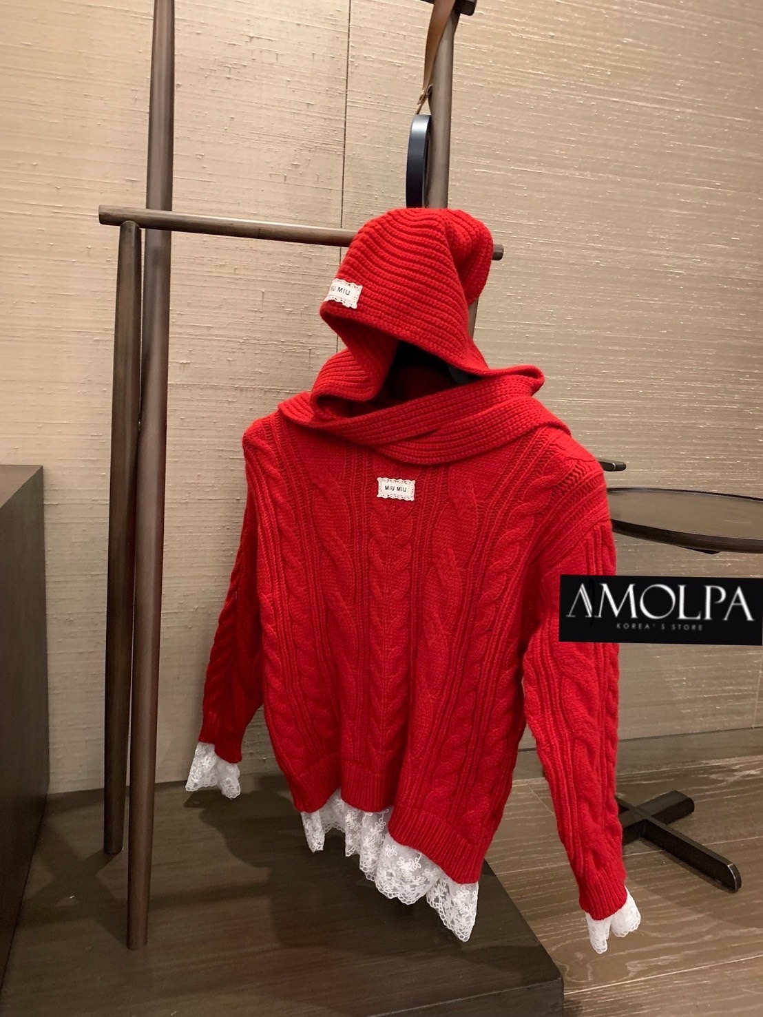 SWEATER MIU MIU +HOOD KNIT SS24 งาน 1 : 1 งานสวยสุดปัง. . ใส่สบาย : สินค้าคุณภาพ (พร้อมส่ง)