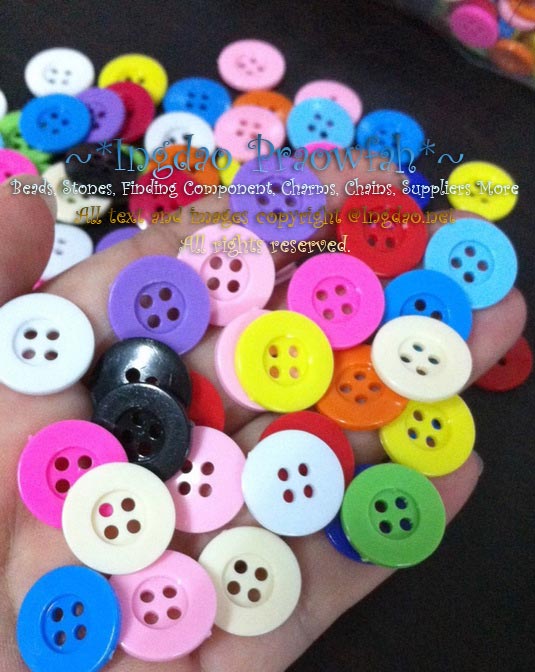 BT-7515mt กระดุมทรงกลมขอบใหญ่เรียบ คละสี ขนาด 15 มิล. (ราคาต่อแพค/บรรจุ 100 ชิ้น)