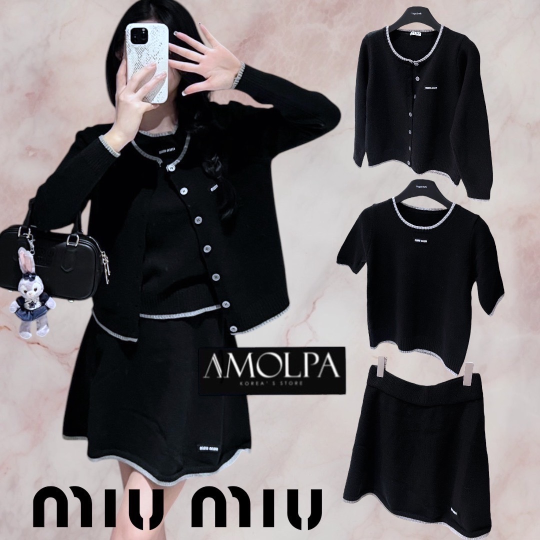 SET 3 PCS SKIRT MIU MIU KNIT งาน HIEND – TOP GRADE เสื้อคลุม+เสื้อแขนสั้น+กระโปรง งานส๊วยยม๊าก เนื้อไหมพรมแน่นสุดๆ ผ้าเกรดขั้นเทพ สวยสุดๆ ใส่สบาย : สินค้าคุณภาพ (พร้อมส่ง)