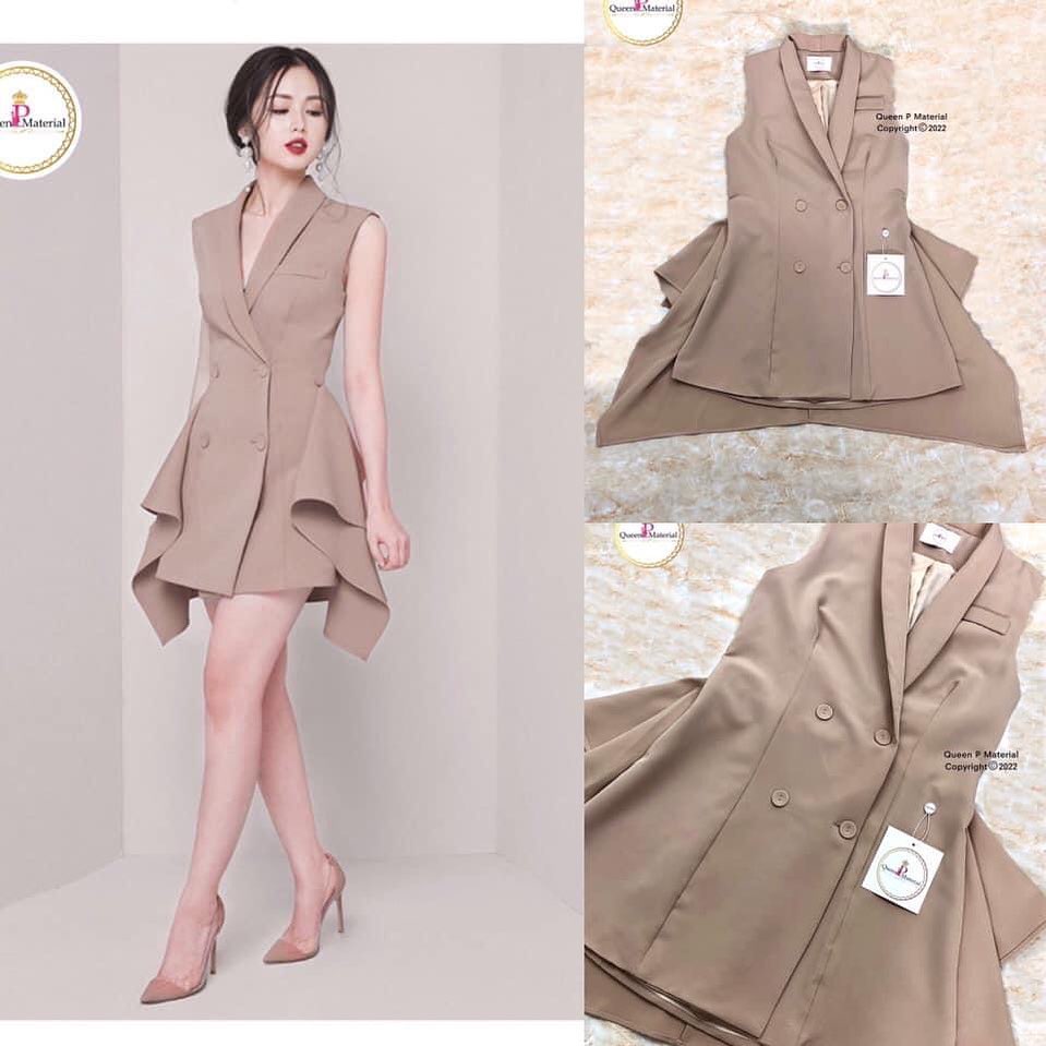 เดรสชิ้นสวยลุคเรียบหรู ดีไซน์เดรสให้เป็นแขนกุดคอปกทรงสูทที่ใส่ได้ตลอด ไม่มีเอ้าท์ใดๆ พร้อมแต่งกระดุมด้านหน้าเรียงกันสวยงาม สินค้าคุณภาพ (พร้อมส่ง)