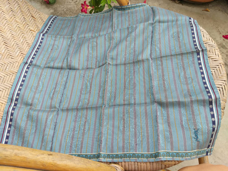 ผ้าเช็ดหน้าชาย แบรนด์เนม Yves Saint Laurent