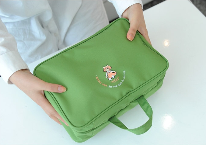 กระเป๋าใส่อุปกรณ์อาบน้ำ คุณภาพดี แขวนได้ สำหรับเดินทาง ท่องเที่ยว พกพาสะดวกมี 4 สี 4 ลายให้เลือก