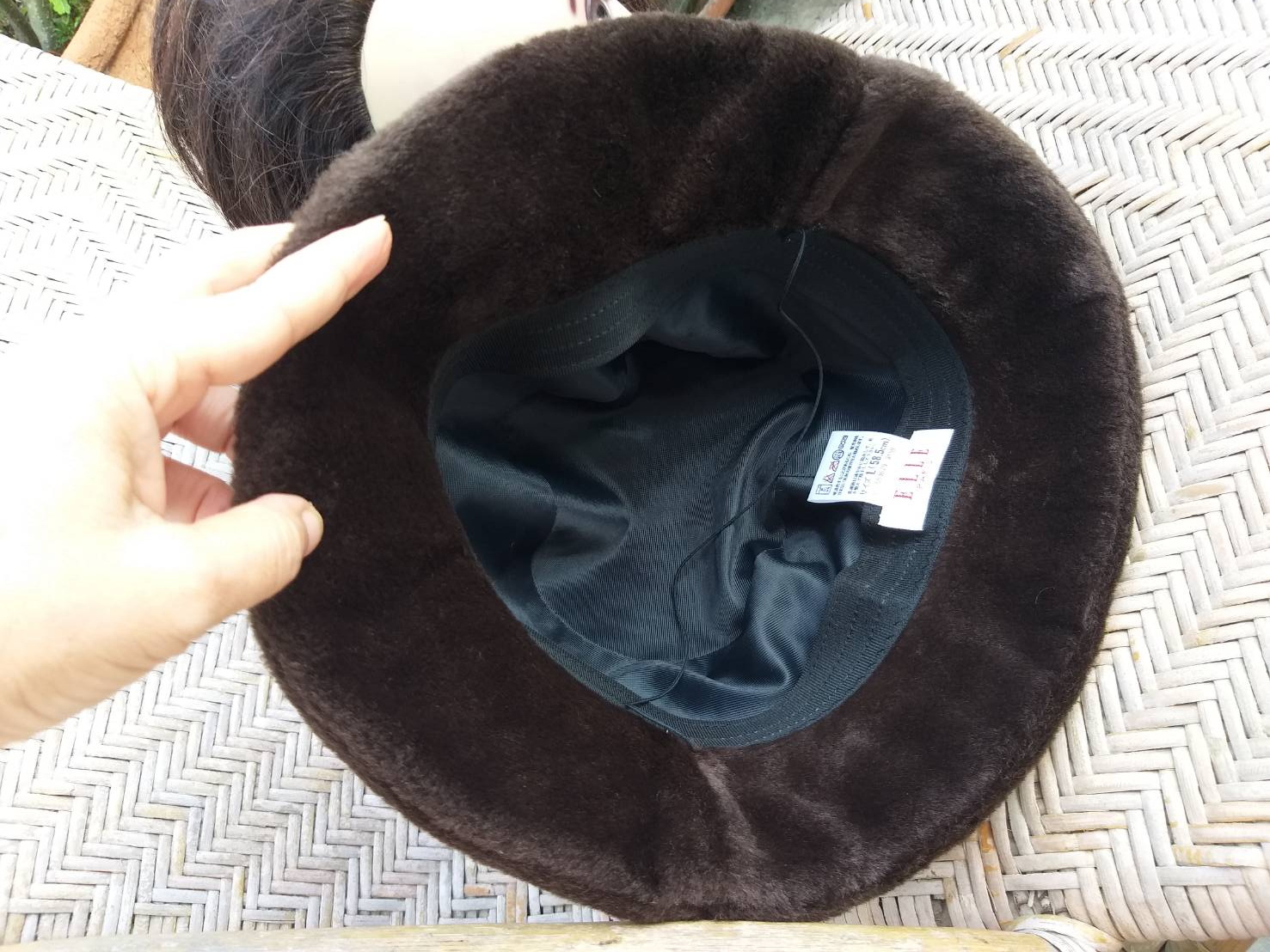 หมวกบักเก็ตขนหมีสุดนุ่ม ELLE