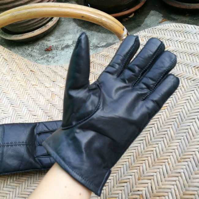 ถุงมือชาย หนังแท้บุขน อุ่นติดลบ