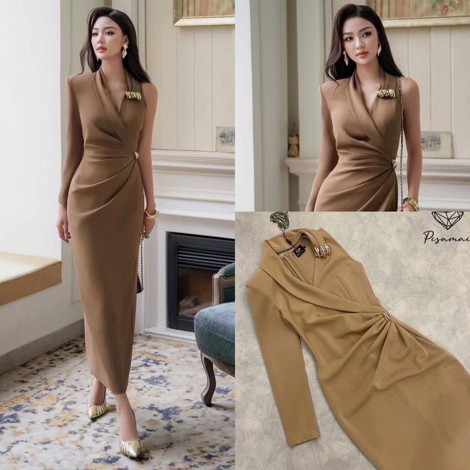 เดรสตัวยาวแต่งแขนยาวข้างนึง มาในโทนน้ำตาลแต่งอะไหล่ทอง สวย หรู ใส่สบาย : สินค้าคุณภาพ (พร้อมส่ง)