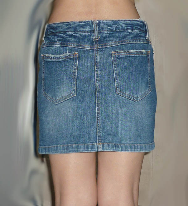 กระโปรงยีนส์เนื้อยืด กระดุมเงินคริสตัล สวยจากญี่ปุ่น 30-31-13