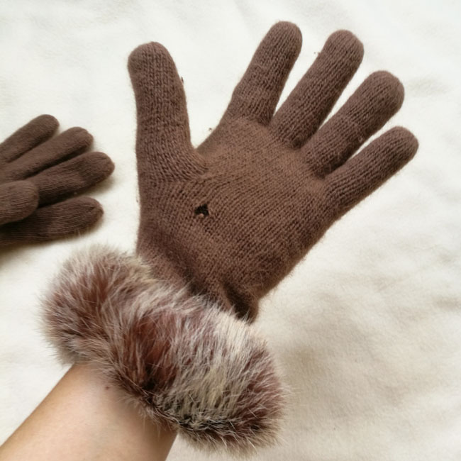 ถุงมือไหมพรม 2 ชั้น ข้อมือเฟอร์กระต่ายแท้