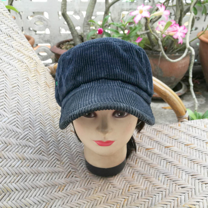 หมวกแก๊ปทรงนิวส์บอย ผ้าลูกฟูกสีดำ 62ซม.