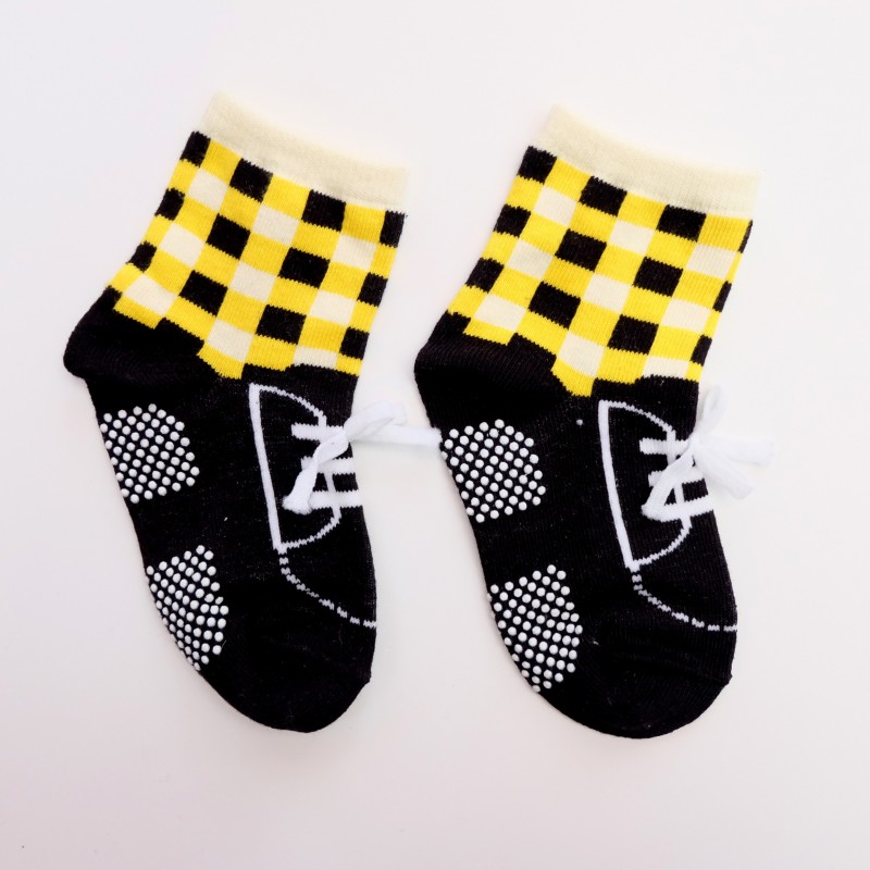 ถุงเท้าเด็กเล็ก 1-3 ขวบ ลายรองเท้า มีเชือกผูกหลอกสุดเท่ เนื้อนุ่ม ยืดหยุ่น