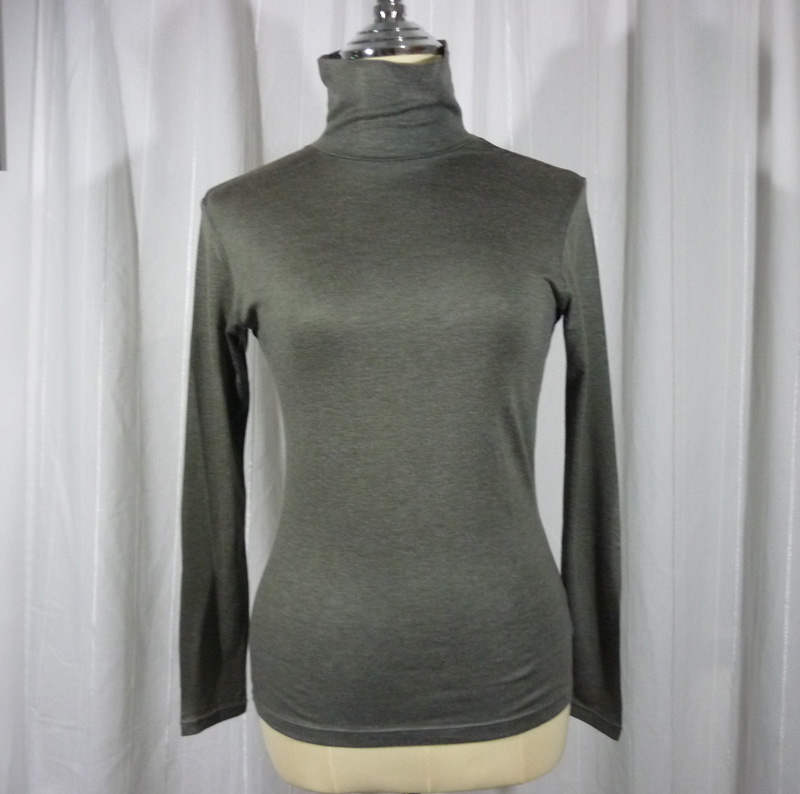 เสื้อฮีทเทคหญิง เทาเข้ม Uniqlo heattech S-M