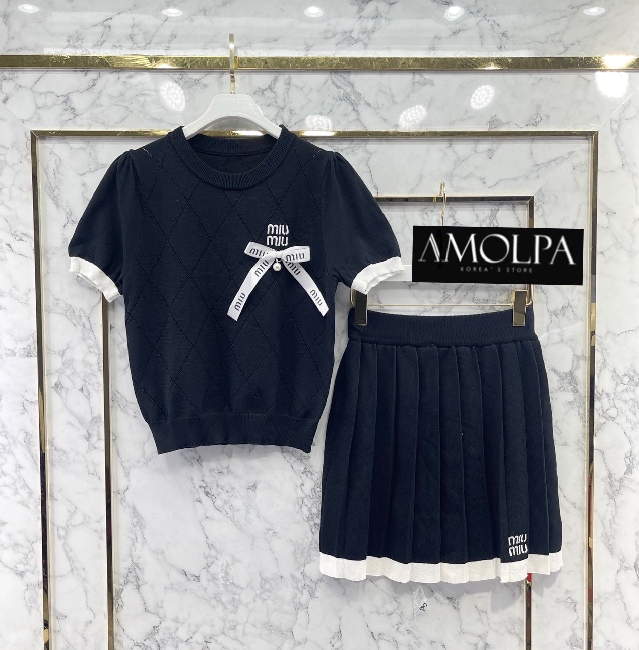 SET MIU MIU KNITT เสื้อแขนสั้น ไหมพรมสีสวย มาพร้อมกระโปรงจีบรอบ จัดดด่วน งานสวย สินค้าคุณภาพ (พร้อมส่ง)