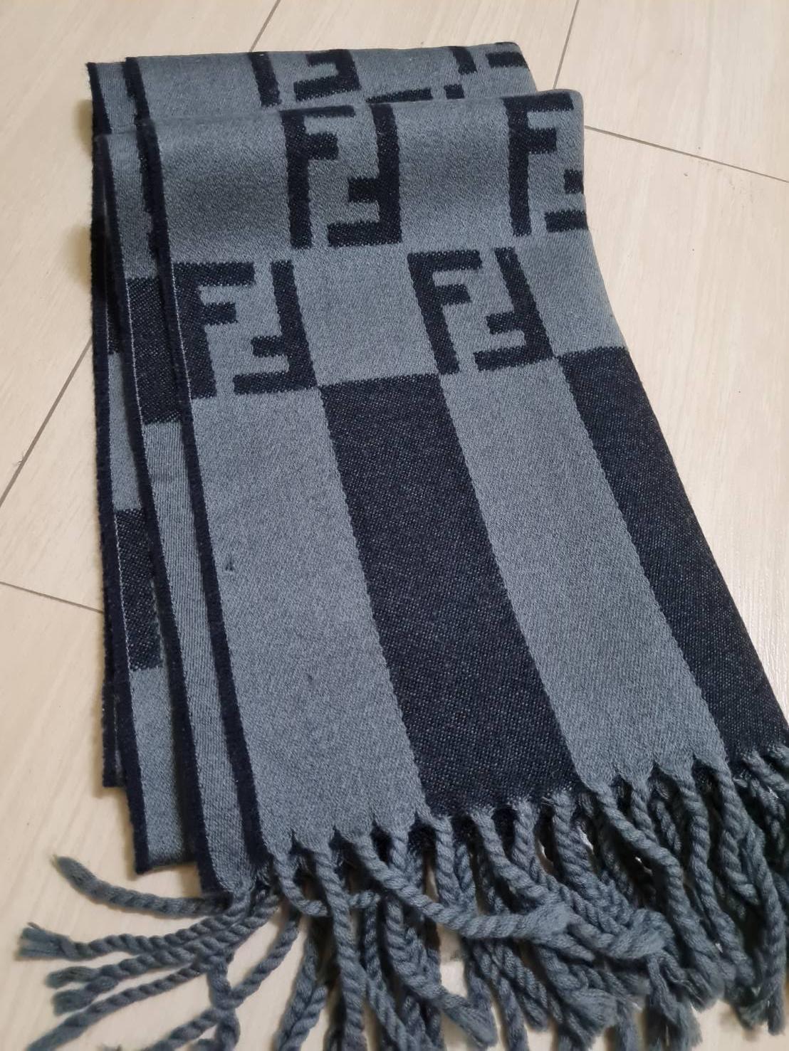 ผ้าพันคอ FENDI WOOL (ของใหม่)