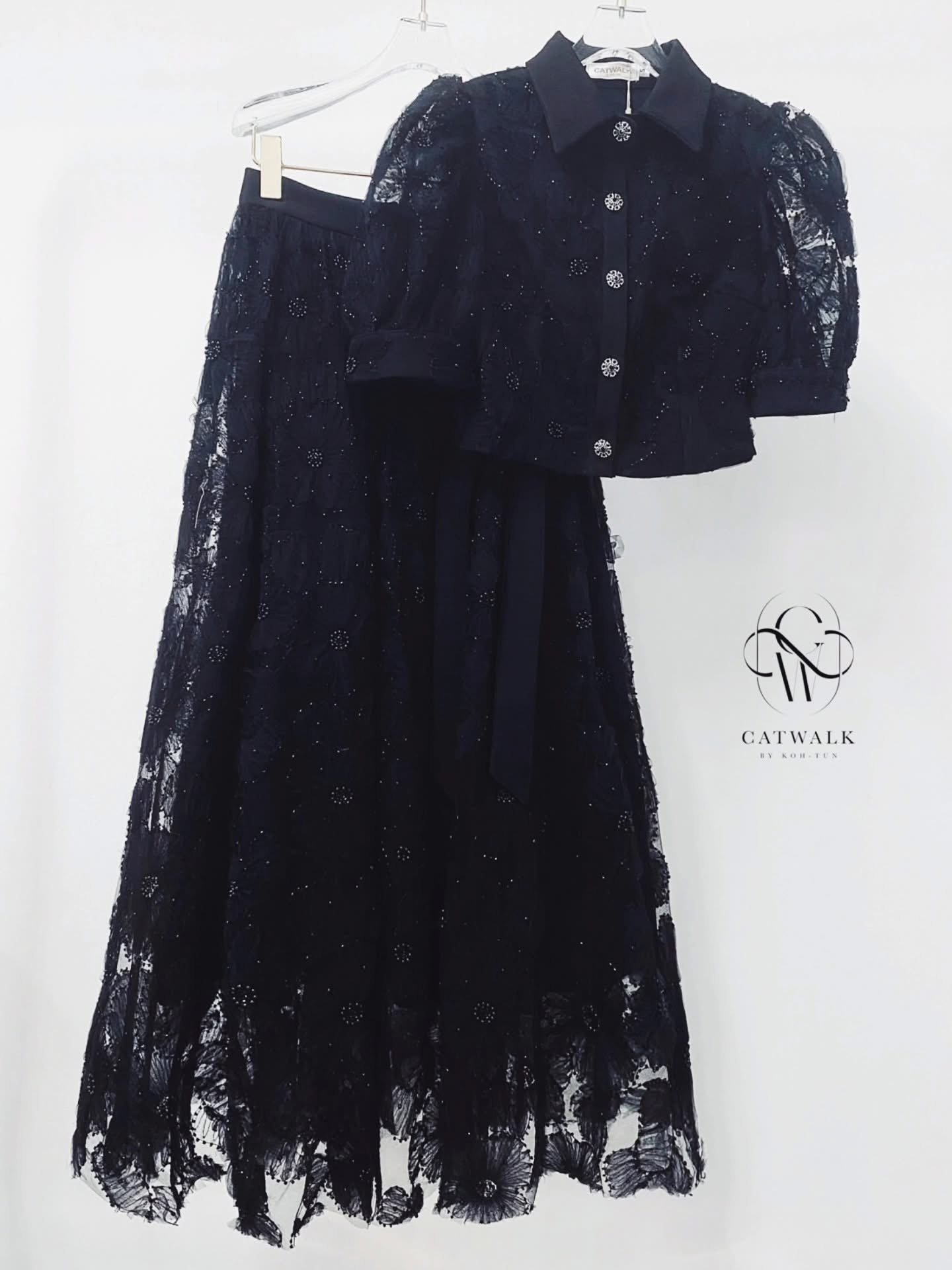 เซตเสื้อปกเชิ้ตแขนตุ๊กตาผ้าปักลาย+กระโปรงยาวทรงย้วย เนื้อผ้าตาข่ายปักมุกทั้งตัว ผ้าสวยมาก ใส่สบาย : สินค้าคุณภาพ (พร้อมส่ง)