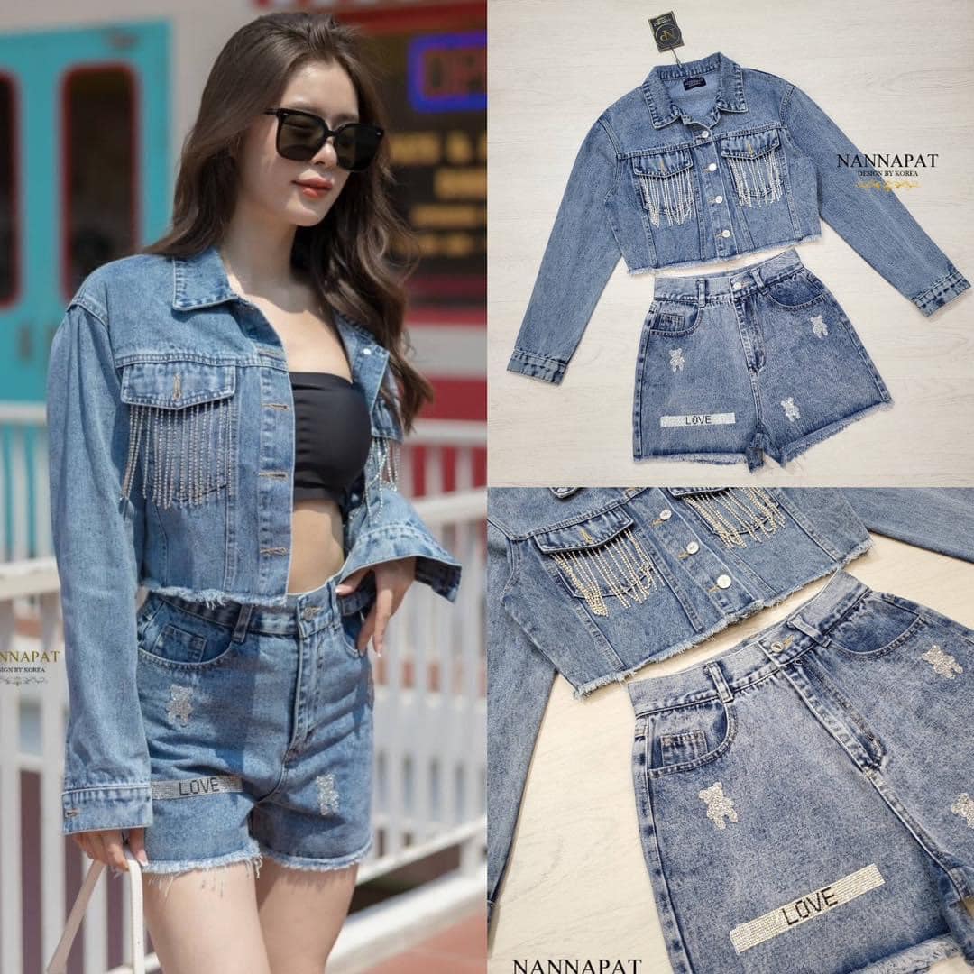 Set 2 ชิ้น เสื้อ+กางเกงขาสั้น สวย เก๋ไก๋ดูดี งานพรีเมี่ยม ผ้ายีนส์อย่างดี สีสวย เสื้อกระดุมหน้า กระเป๋าแต่งอะไหล่เพชรสวยหรู กางเกงดีไซน์เก๋ แต่งเพชรน่ารัก สินค้าคุณภาพ (พร้อมส่ง)