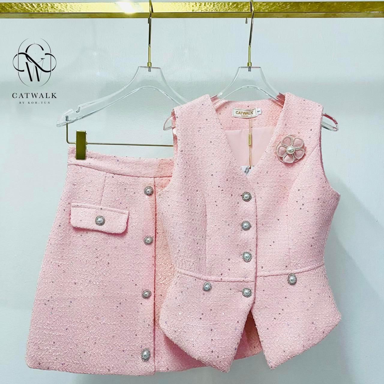 เซตเสื้อVEST +กระโปรงผ้าทวิต เนื้อผ้าทวิต เกรดเอ ผ้าสวยมาก : สินค้าคุณภาพ (พร้อมส่ง)