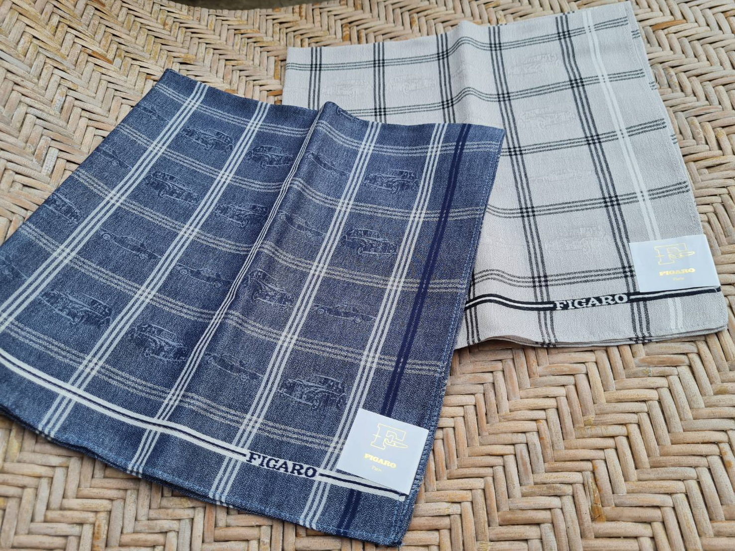 ผ้าเช็ดหน้าชาย FIGARO Paris ผ้าดีมาก