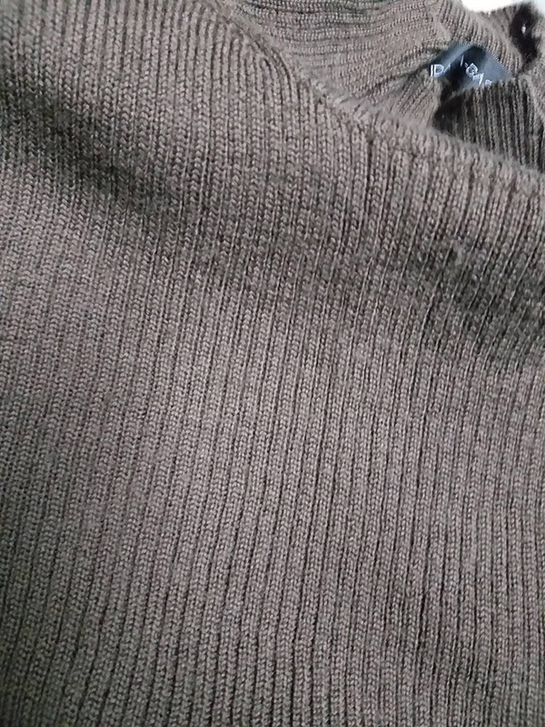 เสื้อไหมพรมขนสัตว์ ผ้าดีมากๆ ไซด์ S (ของใหม่)
