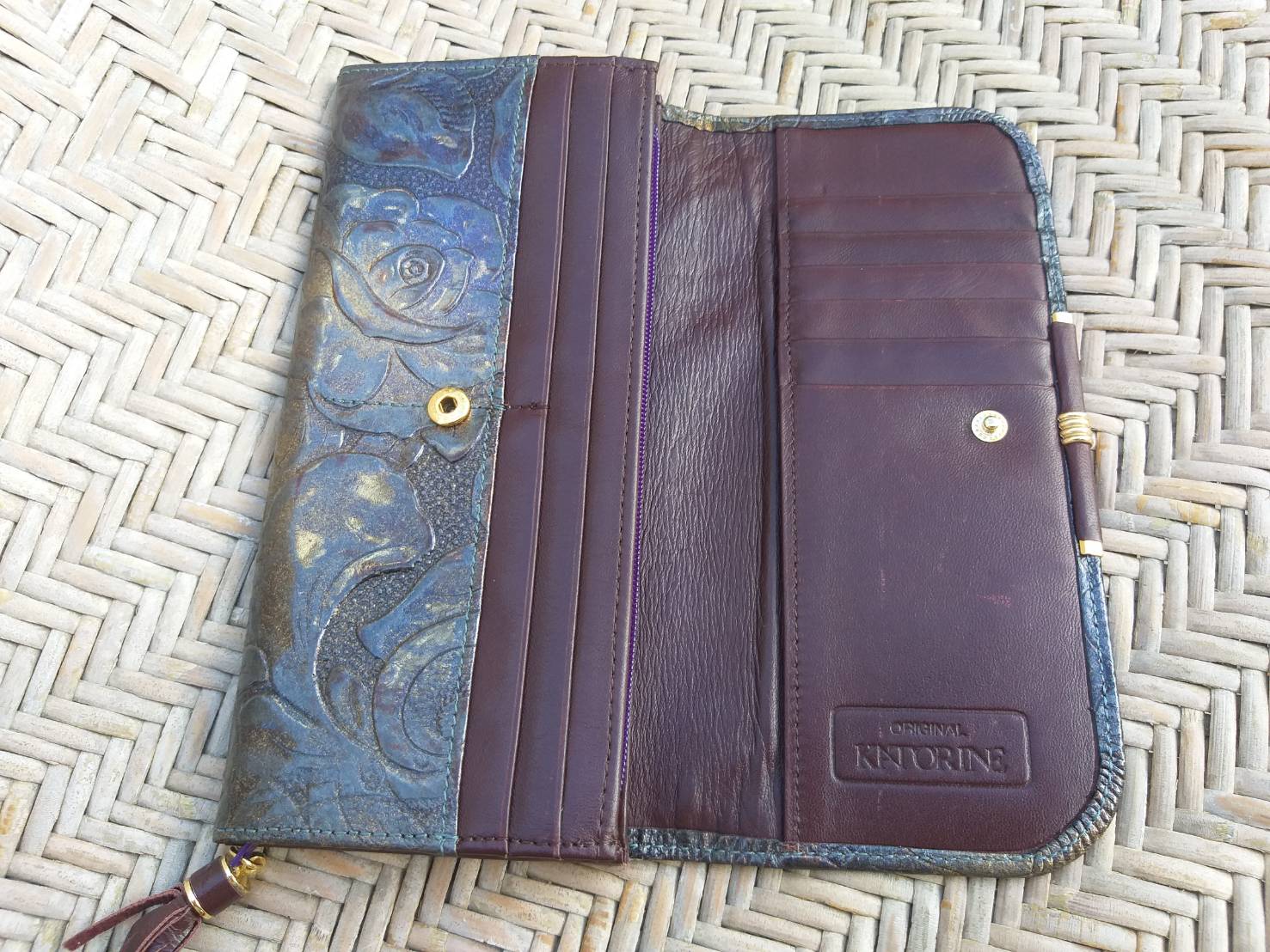 กระเป๋าสตางค์ KATORINE หนังแก้วดอกกุหลาบ สวยมาก (ของใหม่)