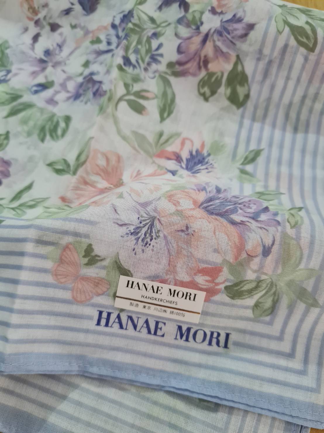 ผ้าเช็ดหน้า Hanae Mori สวยทุกผืน