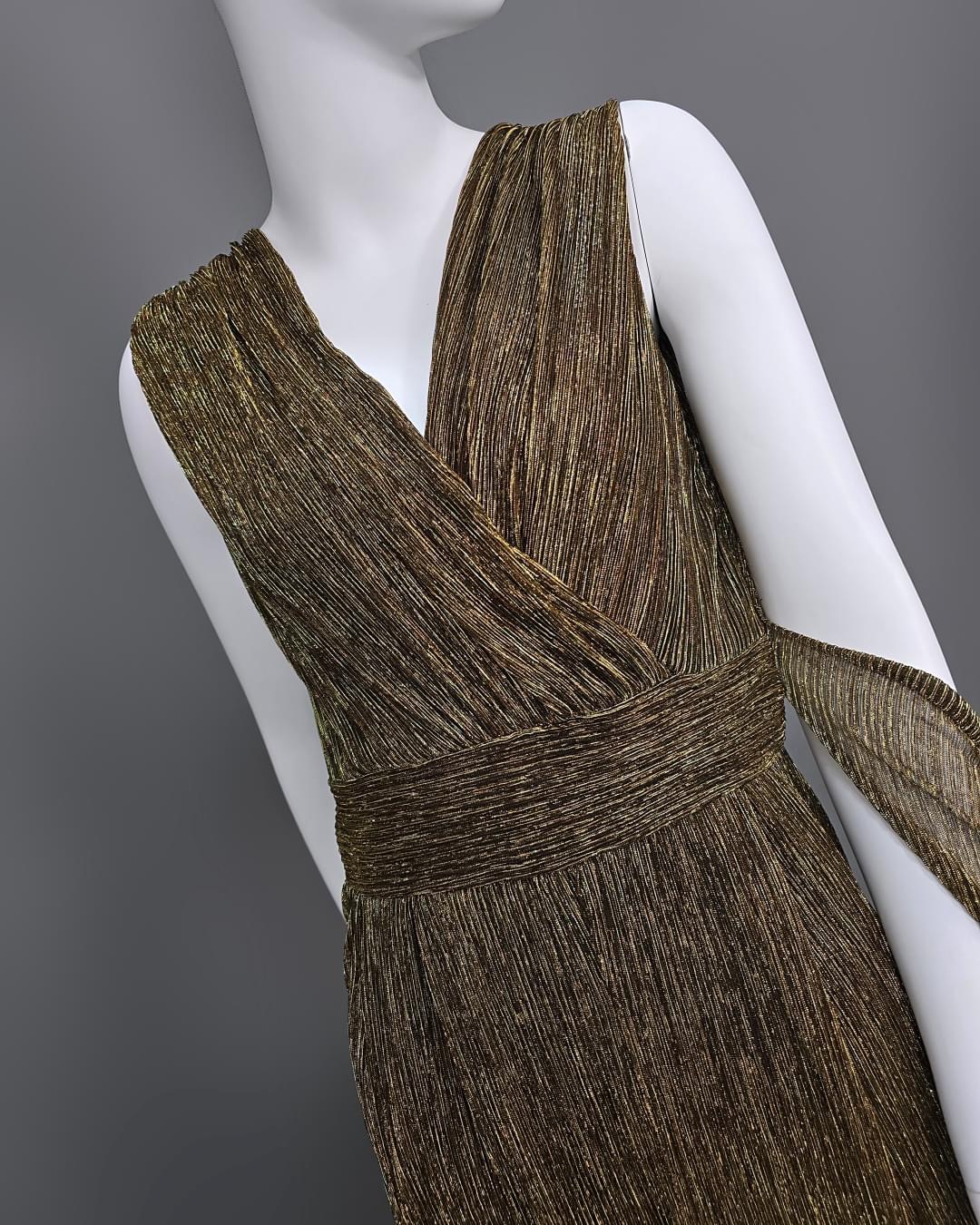 จั๊มสูทเสื้อคอป้ายแขนกุด กางเกงขา ตรงจับจีบ แต่งชายระบายด้านข้าง ใส่สบาย : สินค้าคุณภาพ (พร้อมส่ง)