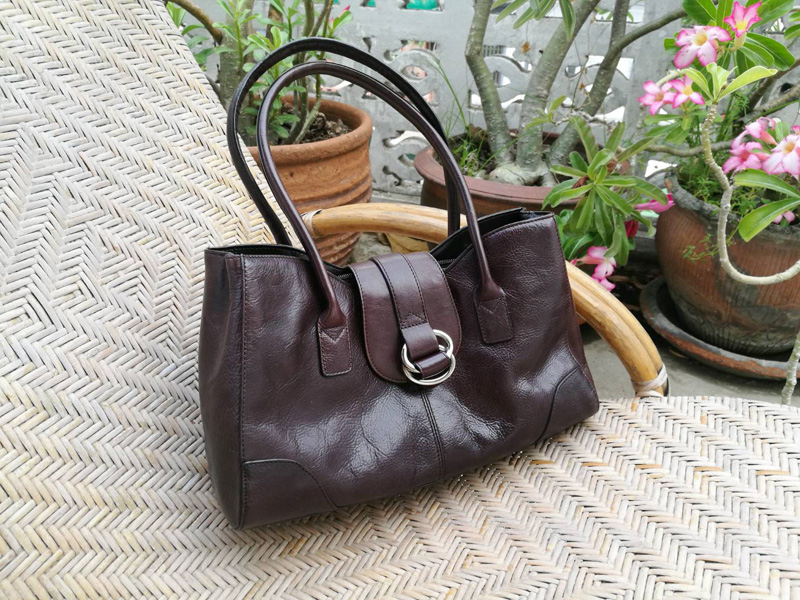 กระเป๋าหนังแท้ Genuine leather with man made trim
