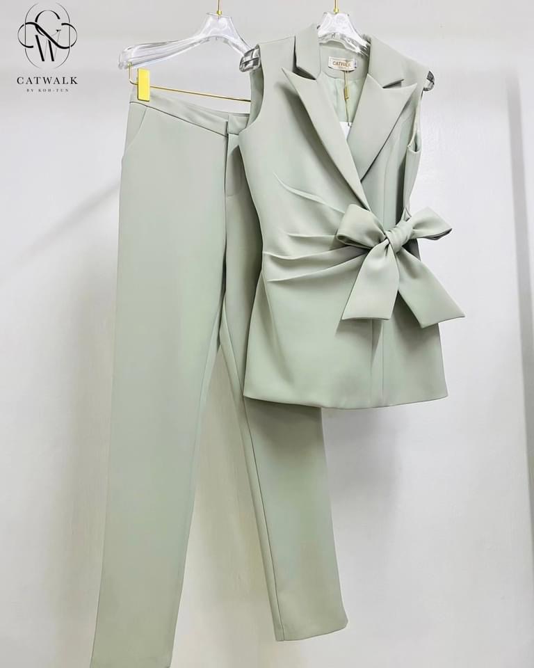 เซตเสื้อสูทแขนกุดผูกโบว์เอว +กางเกงขากระบอกเล็ก เนื้อผ้าสวย เนื้อนุ่ม ใส่สบาย ใส่สบาย สินค้าคุณภาพ (พร้อมส่ง)