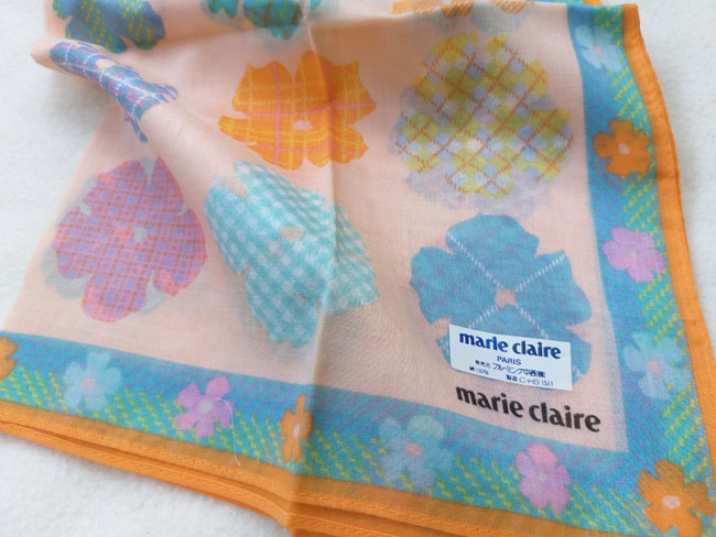 ผ้าเช็ดหน้าหวานๆ แบรนด์ marie claire สีสวยมาก