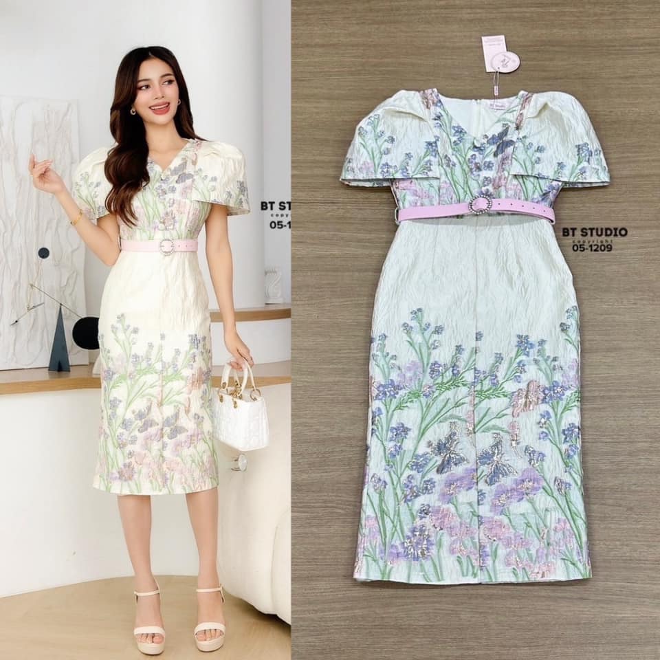 เซท 2 ชิ้น เดรสแขนสั้นดีไซส์ผ้าปักลายดอกไม้โทนสีชมพูม่วง คอวี กระโปรงเข้ารูปผ่าหลัง งานสวยงานปักลายดอกไม้แน่น ๆ มาพร้อมเข็มขัดสีชมพูเส้นเล็ก ใส่สบาย สินค้าคุณภาพ (พร้อมส่ง)