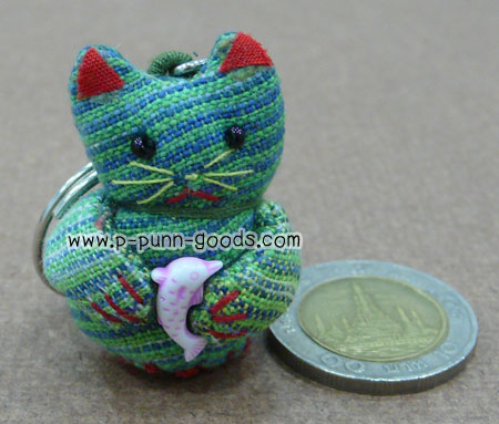 เหมียวอุ้มปลา พวงกุญแจ งานผ้าฝ้าย