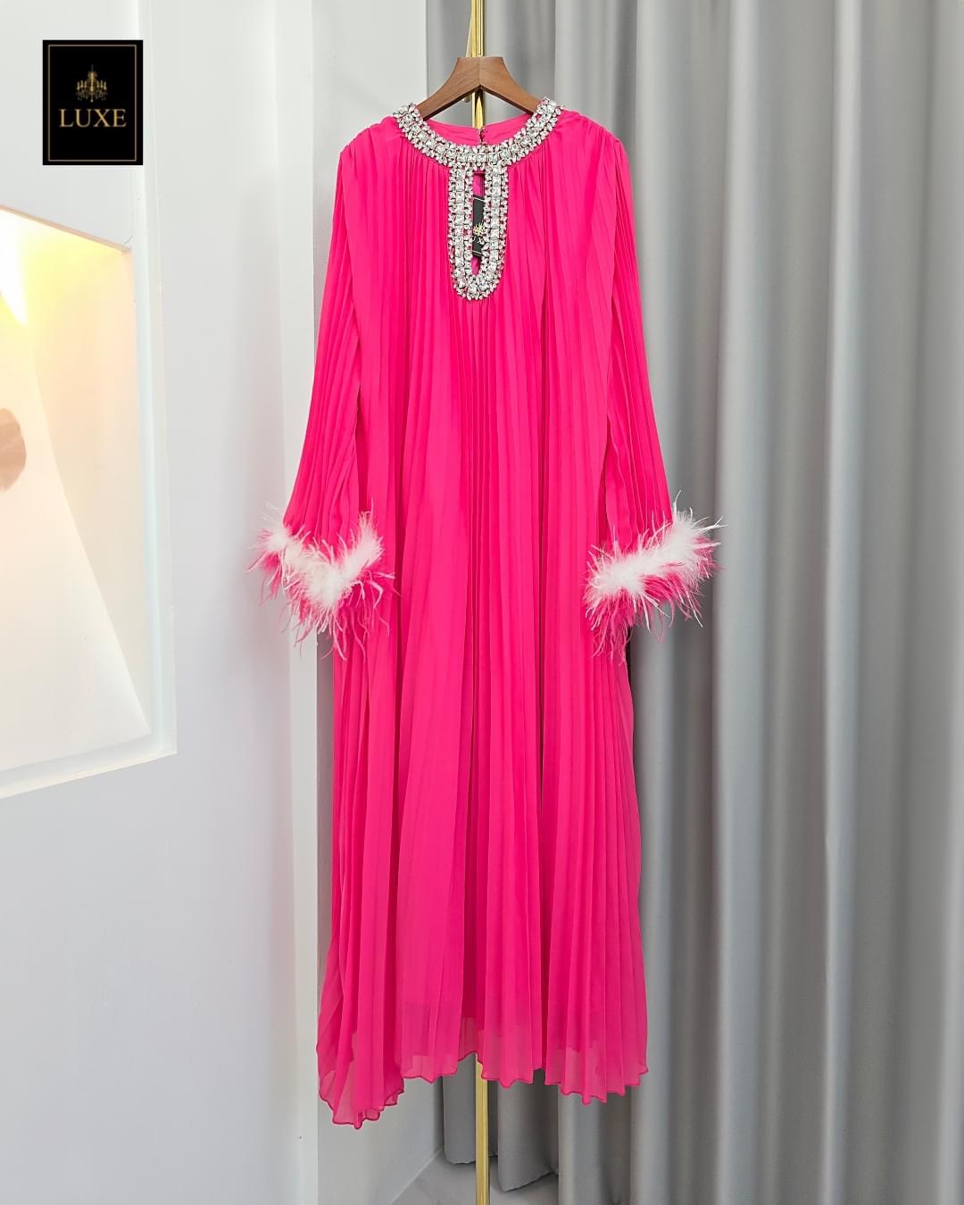 เดรสแขนยาว กระโปรงบานตัวปล่อย คัตติ้งประณีต กรุยกราย ใส่สบาย : สินค้าคุณภาพ (พร้อมส่ง)