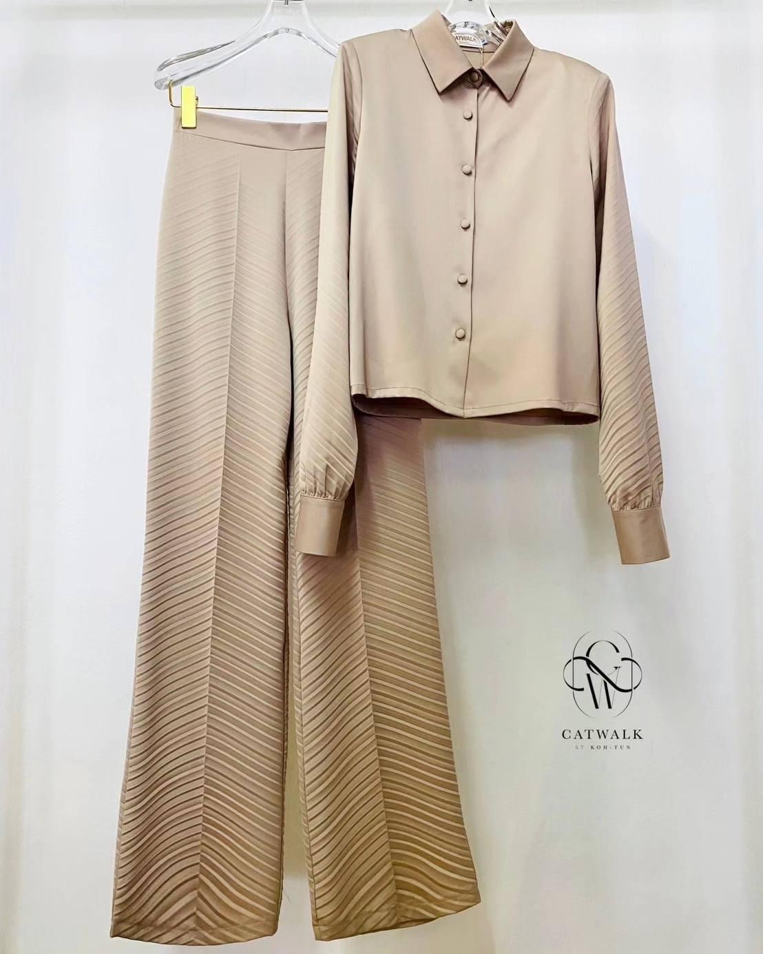 เซตเสื้อเชิ้ตผ้าเครปอัดพลีท+กางเกงทรงสวย เนื้อผ้าเครปกึ่งเงาเกรดเอ ใส่สบาย สินค้าคุณภาพ (พร้อมส่ง)