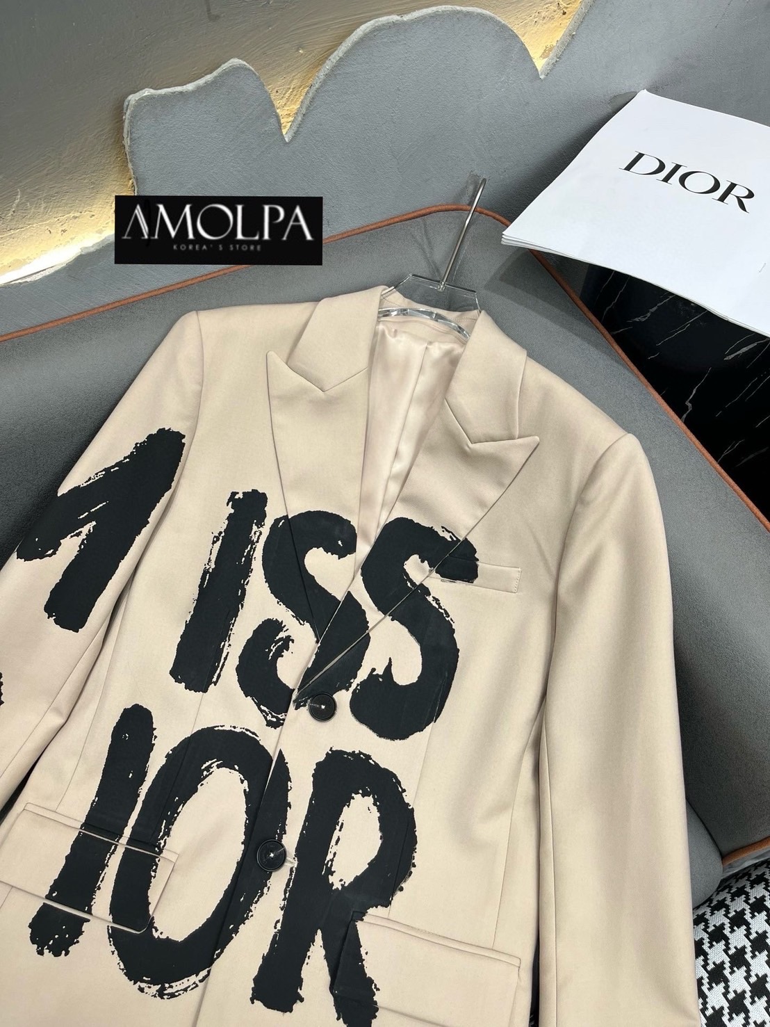 BLAZER CD Colletion 2024SS ผ้าดีมาก มีน้ำหนักสุดๆ เย็นมากๆ สวยสุดๆ : สินค้าคุณภาพ (พร้อมส่ง)