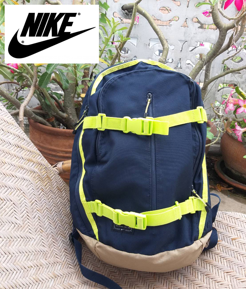 กระเป๋าเป้ NIKE มีช่องใส่โน๊ตบุ๊ค