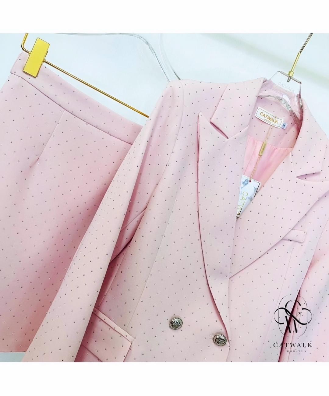 เซตัวสูท แต่งเพชร+กระโปรง เนื้อผ้าเกรดเอ เนื้อผ้ามีเพชร เม็ดเล็กทั้งตัว ใส่สบาย สินค้าคุณภาพ (พร้อมส่ง)