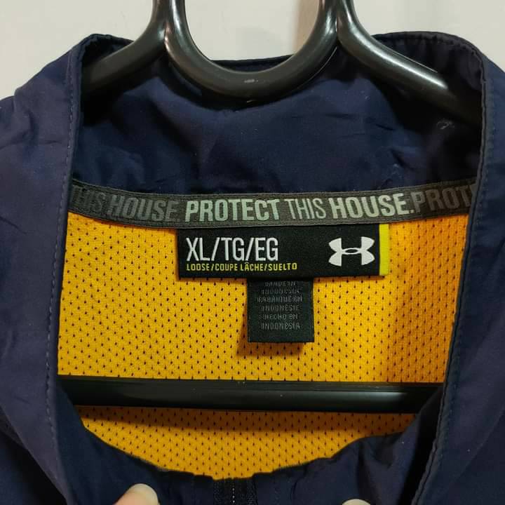 เสื้อแจ็คเก็ตผ้าร่ม UNDER ARMOUR Sz XL