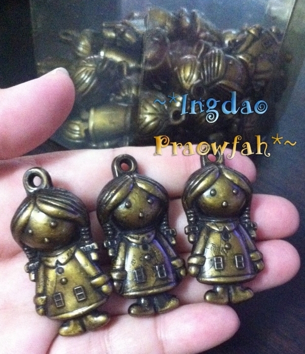 BS3156 จี้เด็กหญิง กว้าง 2.2 x 4.8 ซม. (1 ชิ้น)