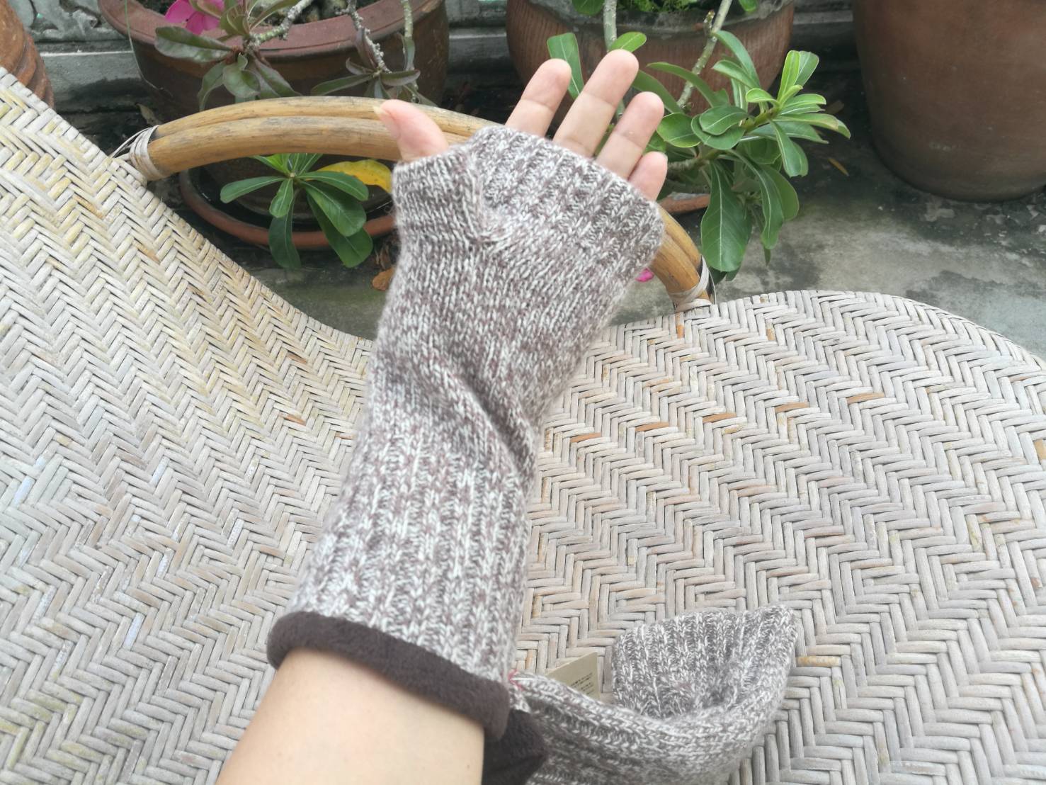 ถุงมือไหมพรมครึ่งท่อน บุขนหมีสุดนิ่ม (ของใหม่)