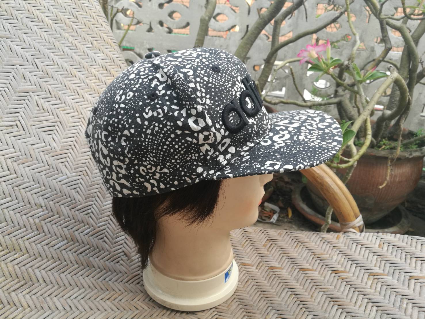 หมวกแก๊ปปีกแบน adidas (ของใหม่)