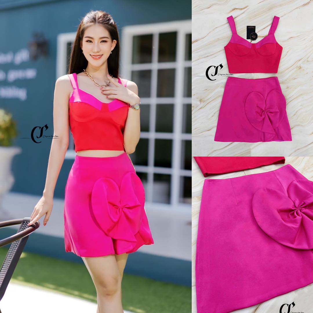 Set2ชิ้น เสื้อครอปสั้น แขนกุด เสริมบรา ฟองน้ำ ตัดต่อผ้าสีทูโทน(ชมพู-แดง) มาคู่ กับกระโปรงสั้น เอวสูง เย็บแต่ง💝 งานสวยเข้ารูป . สินค้าคุณภาพ (พร้อมส่ง)