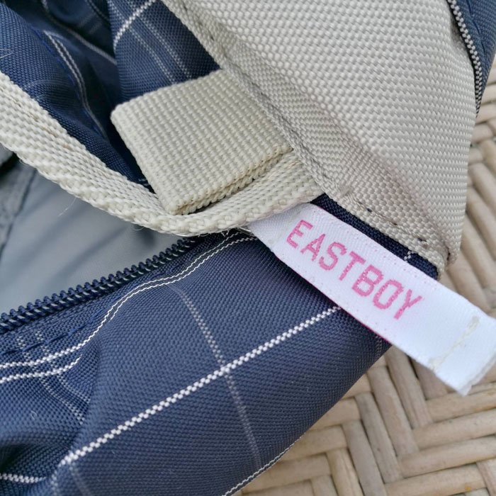 กระเป๋าเสื้อผ้า EASTBOY ขนาดกลางๆ กำลังสวย