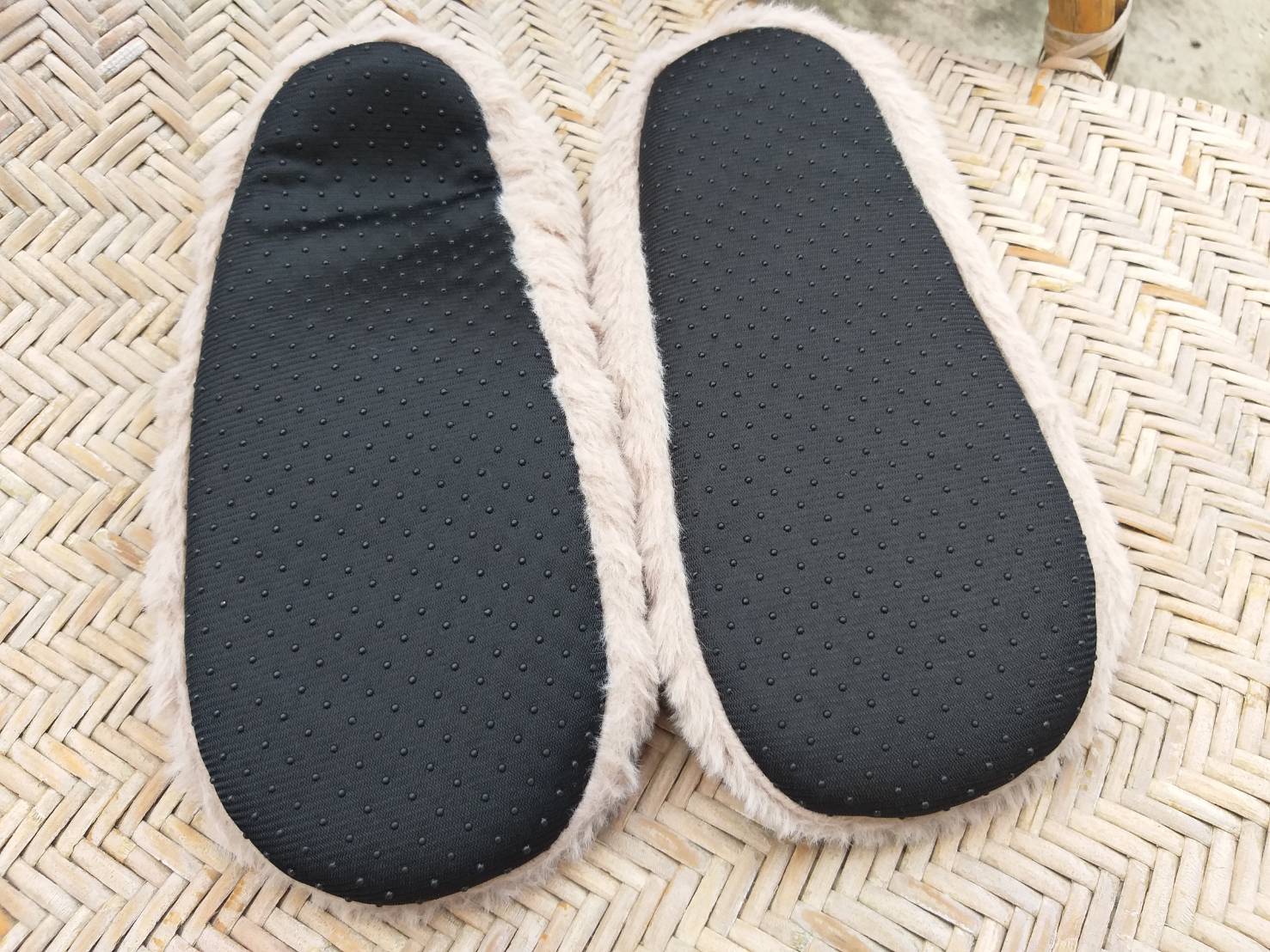 รองเท้าใส่เดินในบ้าน ขนหมีสุดนุ่ม น่ารักมาก