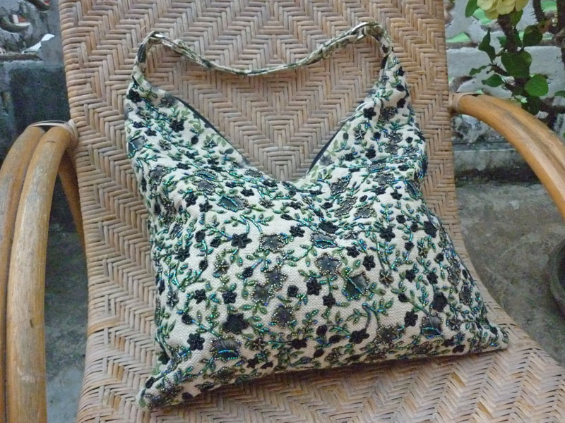 กระเป๋า handmade ร้อยลูกปัดทั้งใบ สวยสุดๆ /ของใหม่/