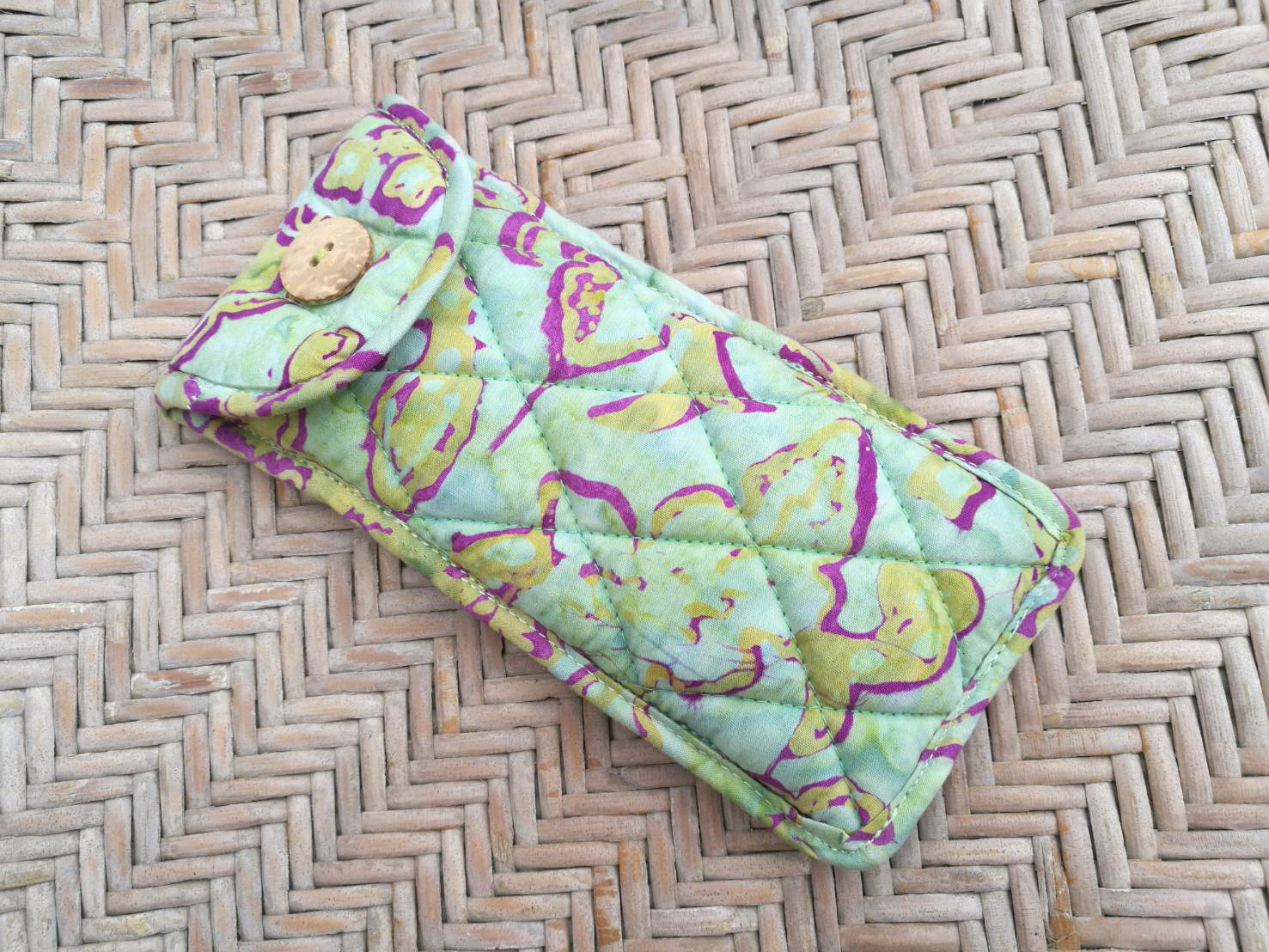 กล่องแว่น ซองใส่แว่นผ้าบาติก Batik Keris