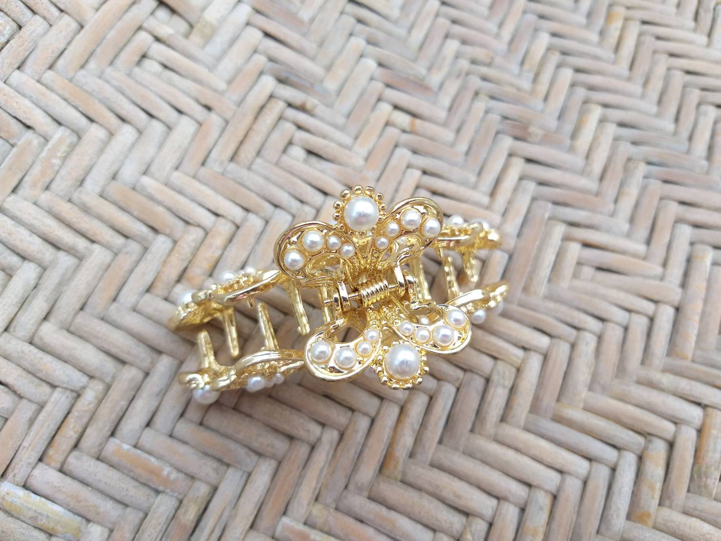 กิ๊บหนีบผมประดับมุก หรูมาก (ของใหม่)