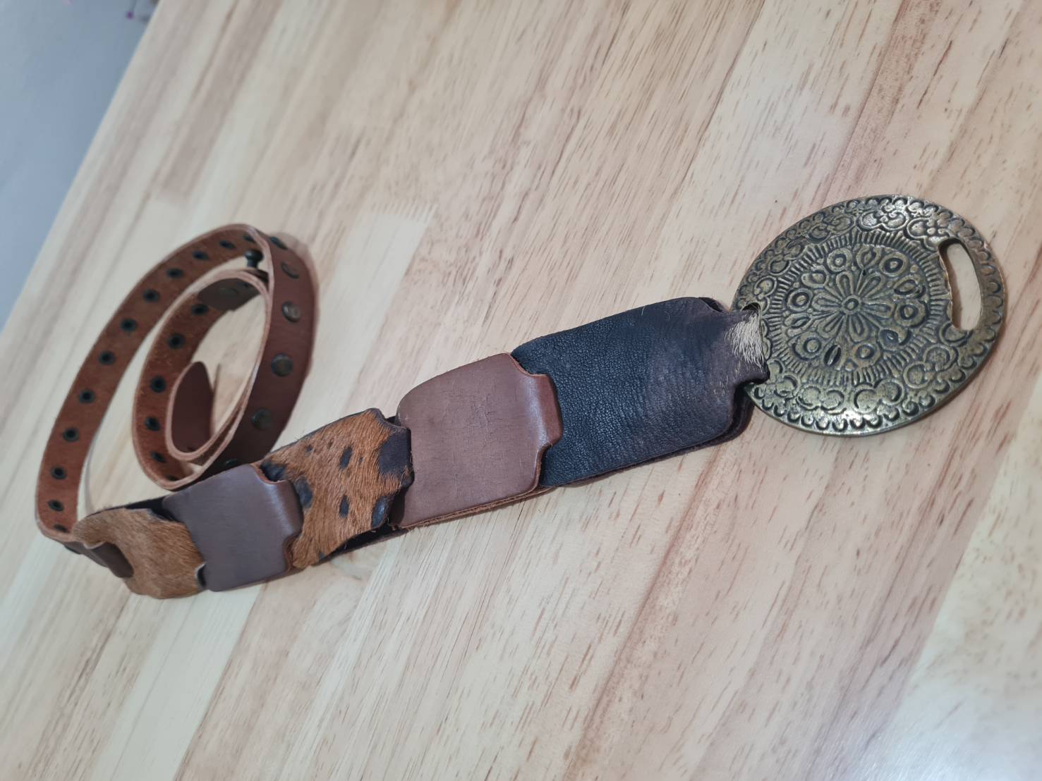 เข็มขัดหนังแท้ แต่งขนวัวแท้ เก๋มาก