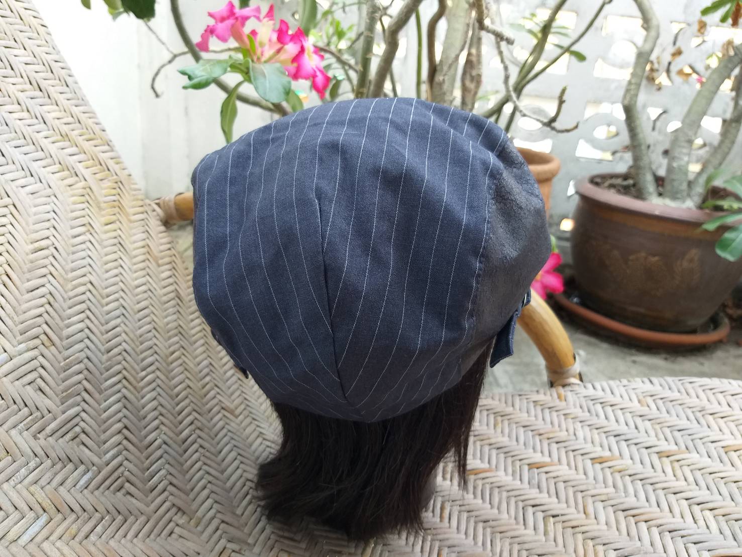 หมวกติงลี่ หมวกแฟลตแค็ป แต่งผ้าหนัง (ของใหม่)