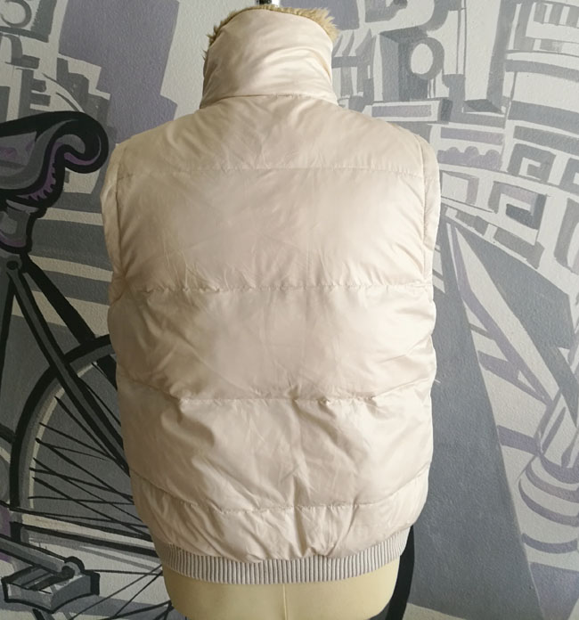 เสื้อกั๊กขนเป็ดหนาอุ่นมาก ไซด์ S-M กระเป๋าเยอะ